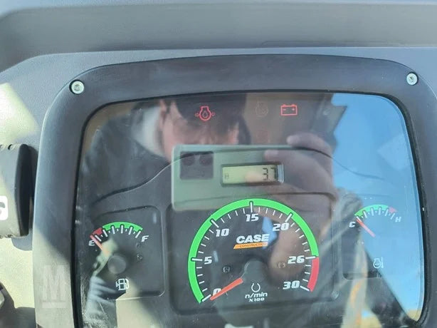 2023 CASE 570SV Retro-Excavadora